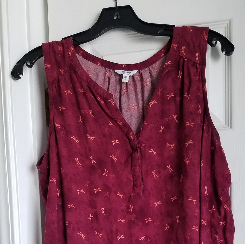 sleeveless top